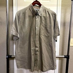 Columbia Sportswear shirt. Size 2X. Color Shade Gray. Excellent Condition!